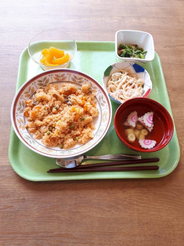 カフェご近所さん 食卓 (2)